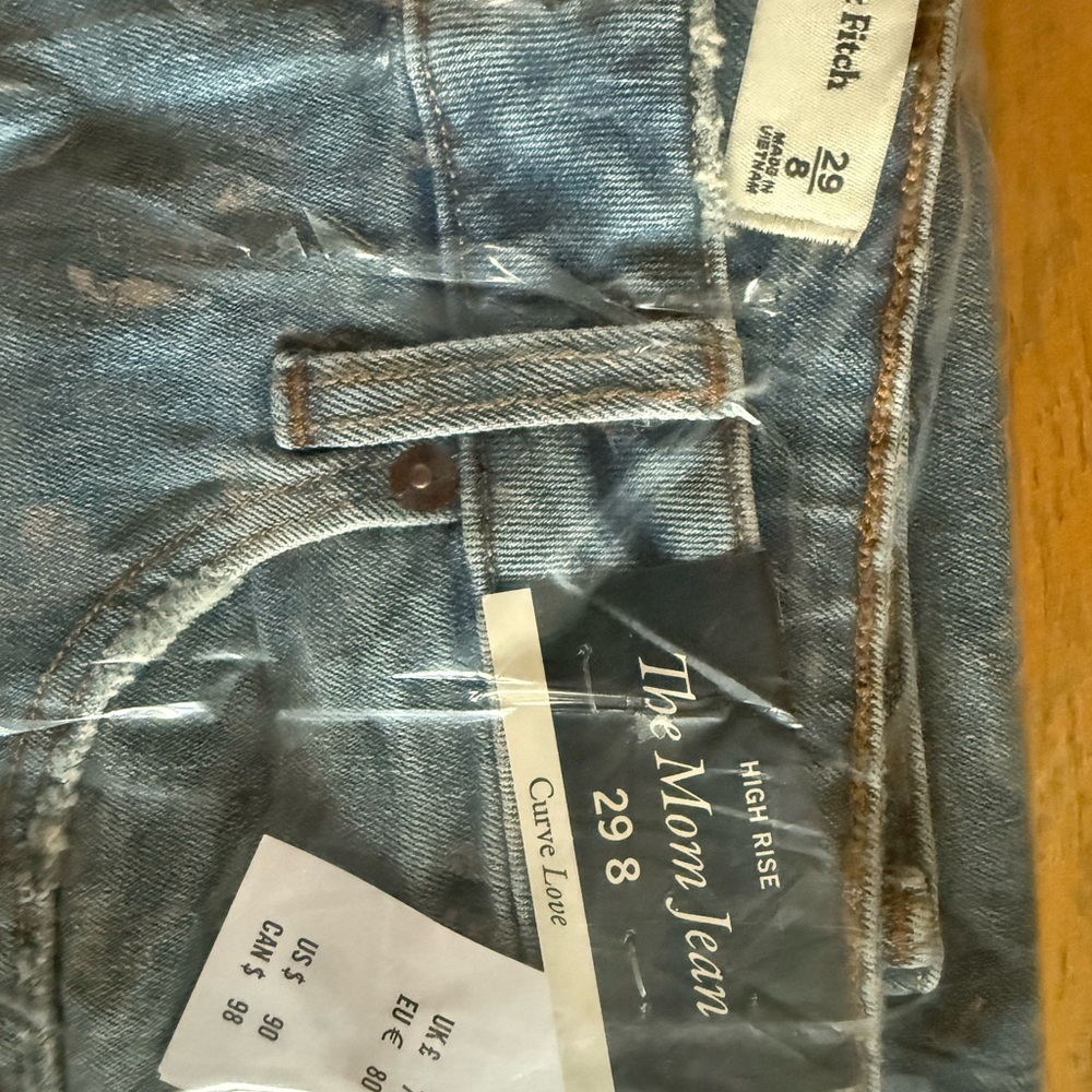 Abercrombie & Fitch High Rise mom Blue Jeans - Picture 3 of 3
